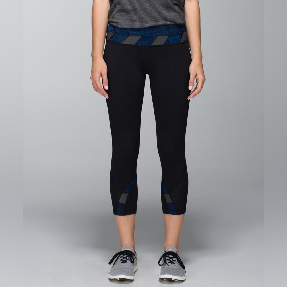 Lululemon Run: Inspire Crop II *Sashiko Black / Fa14 Quilt 23